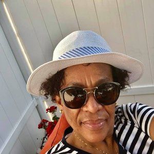 Meet your Posher, Andrea